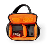 Kameratartó válltáska | 152 x 146 x 65 mm | 2 Belső zseb | Fekete / Narancssárga